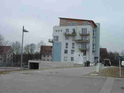 Das Wohnhaus von der Straßenseite aus Das Wohnhaus von der Straßenseite aus